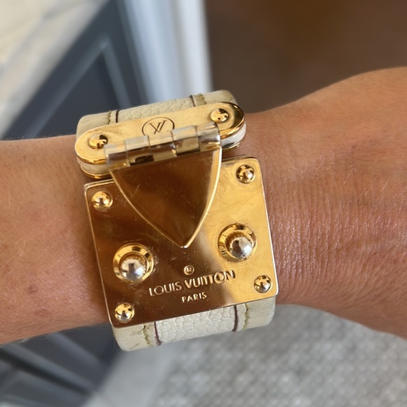 Louis Vuitton Vintage Cuff - Picture 6 of 9